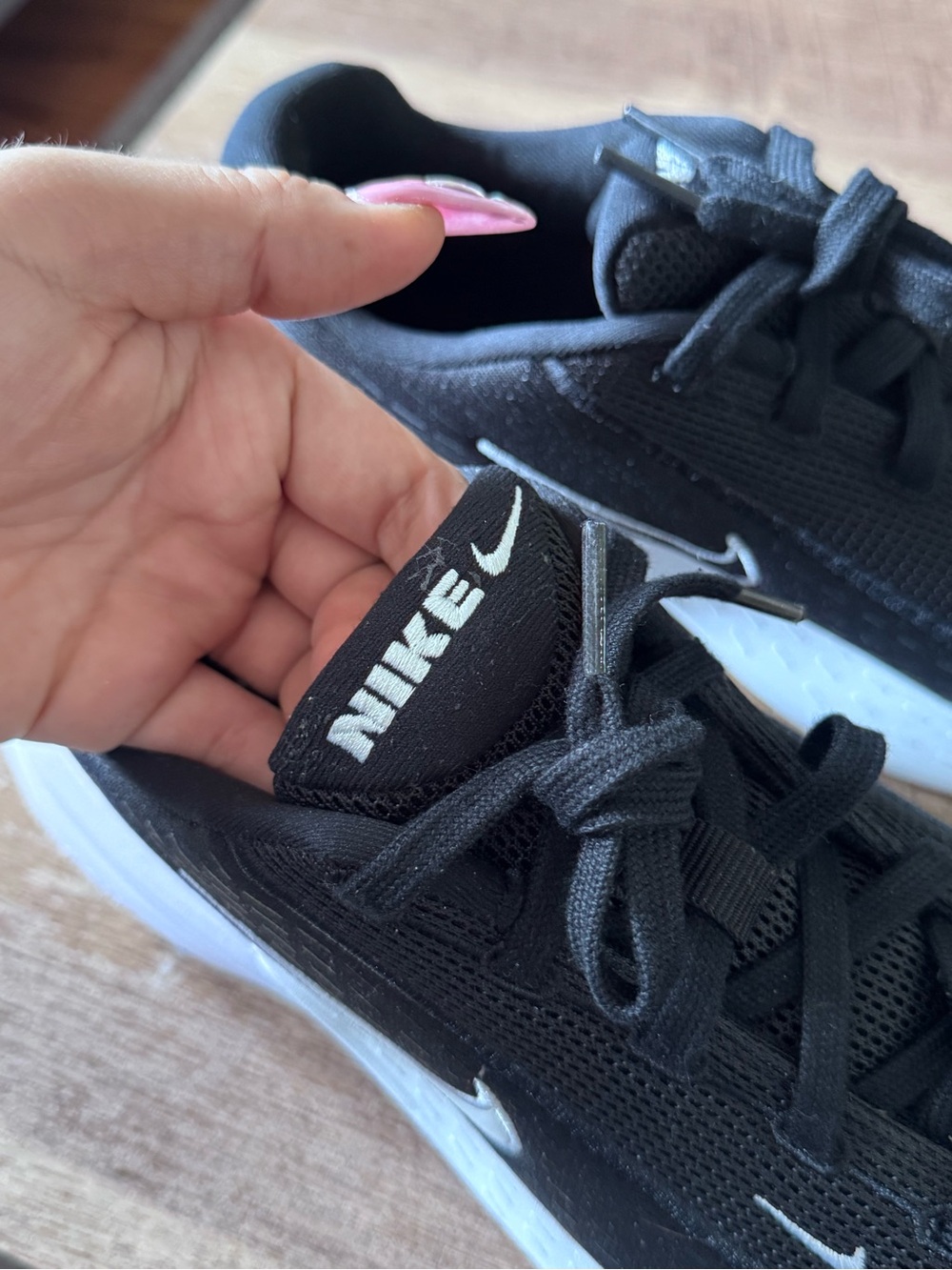 Nike Black & White Cushioned Mesh Trainers - Picture 7 of 14